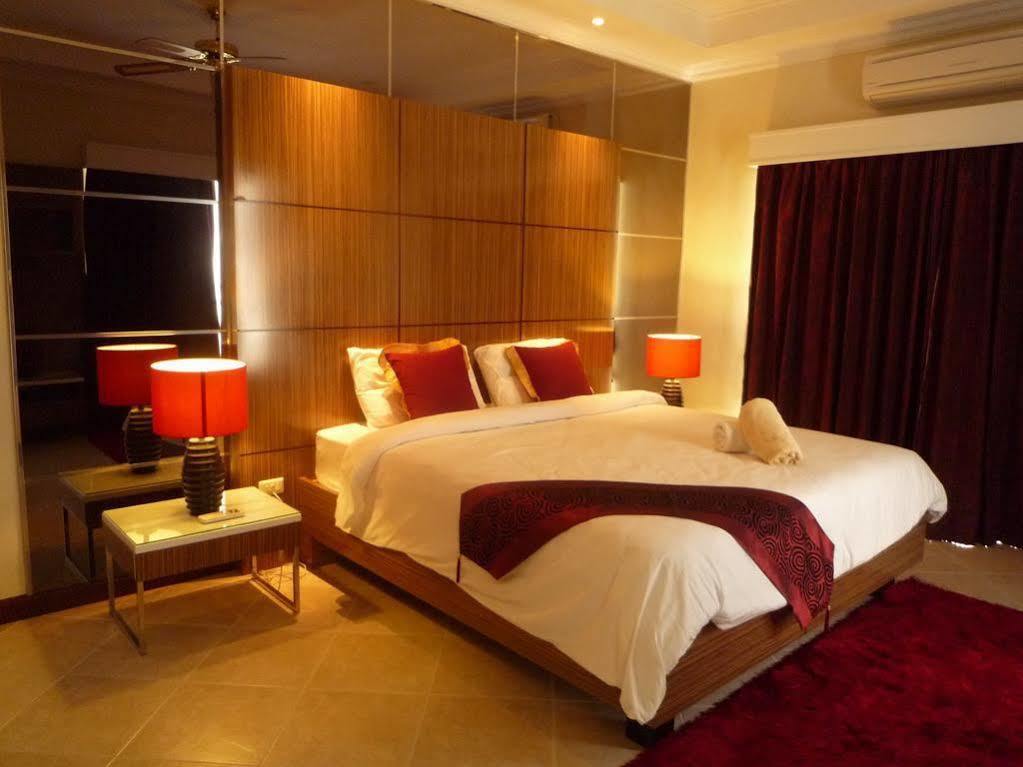 Majestic Hotel 3*